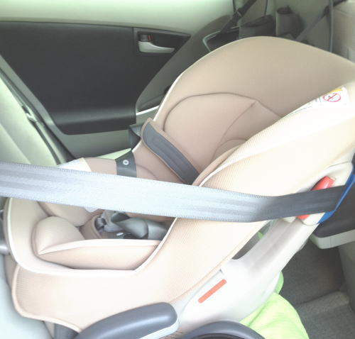 チャイルドシートの選び方 新生児から使えるものは？